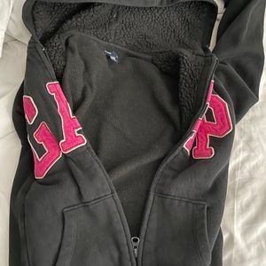 Gap sweater with hood and furry inside